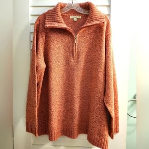 Sweater with zippered collar